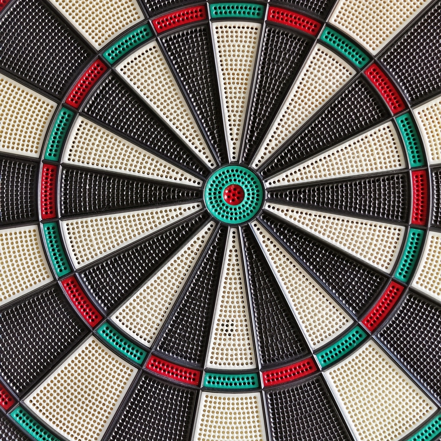 18-Inch Premium Black Safety Dartboard with 6 Exquisite Dart Set and 20 Soft-Tipped Darts - Ideal for Sports Training, Competitions, and Casual Use, Suitable for Indoor/Outdoor, Without Battery - Image 4