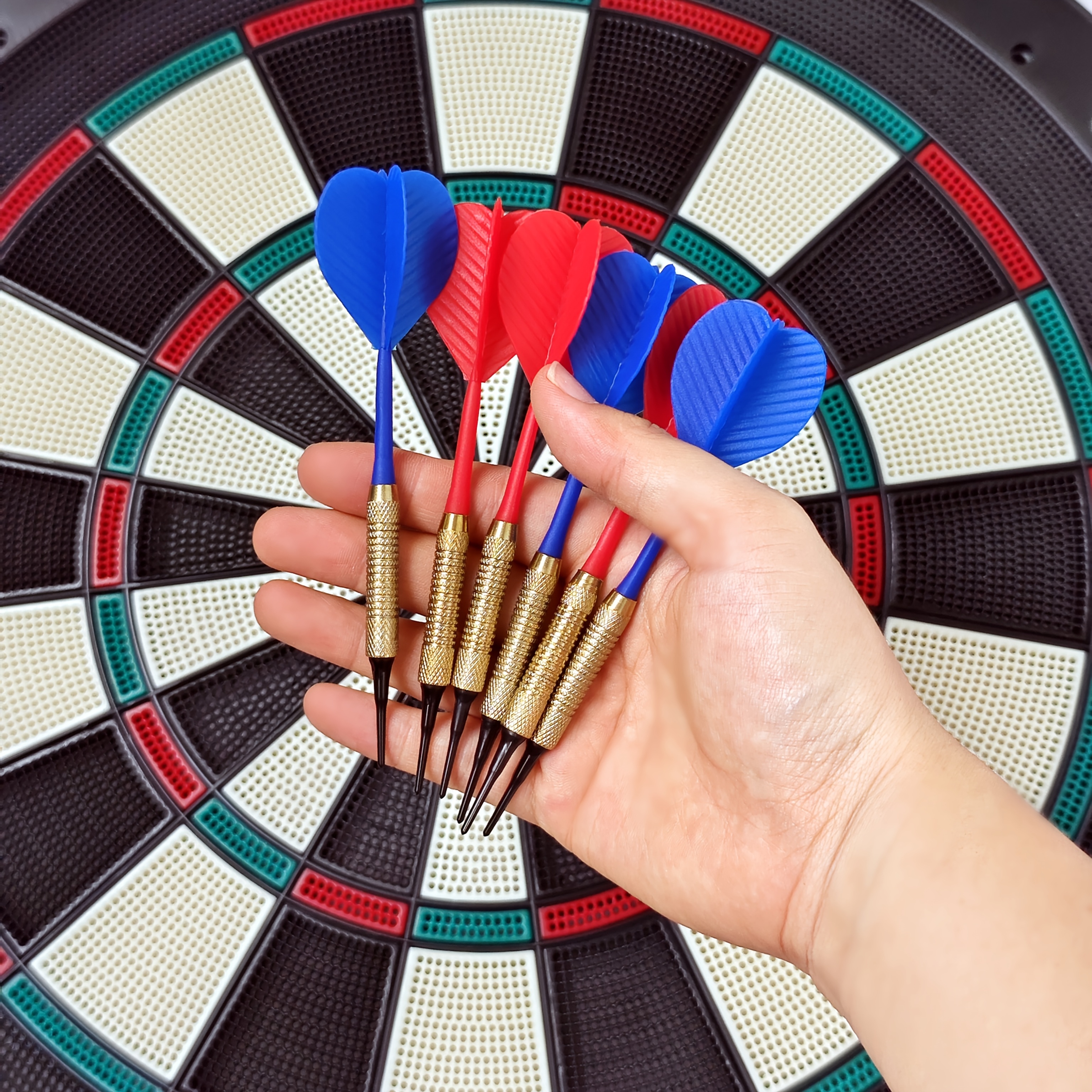 18-Inch Premium Black Safety Dartboard with 6 Exquisite Dart Set and 20 Soft-Tipped Darts - Ideal for Sports Training, Competitions, and Casual Use, Suitable for Indoor/Outdoor, Without Battery - Image 7